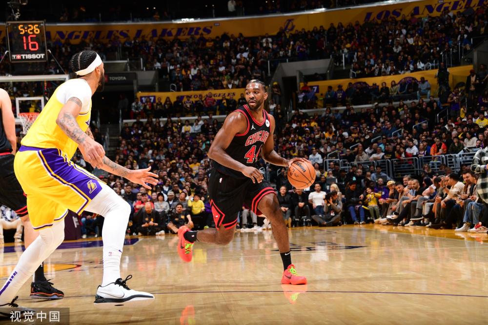 场重量级足 场重量级足