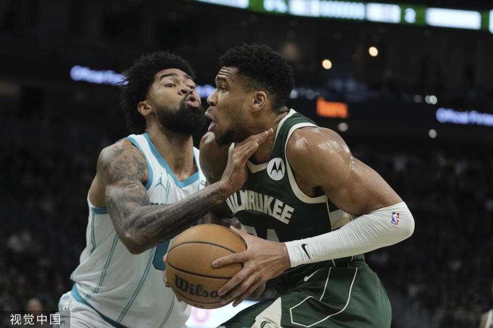 着每位球员 着每位球员